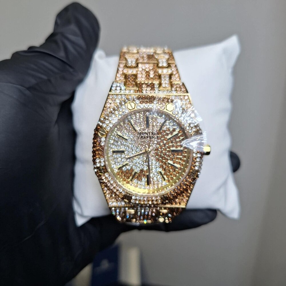 Iced-Out Invicta Montres Bustdown 42mm Watch